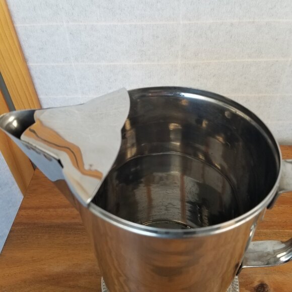 Vintage Stainless Steel Pitcher w/Handle and Ice Blocker Spout 7" Tall 2 QT - Picture 5 of 8